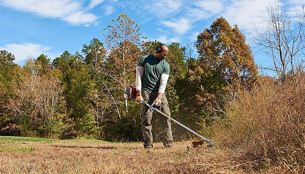 Husqvarna 324L 4-Cycle 18 Cutting Path Gas String Trimmer 1