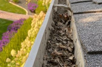 how to clean gutters with leaf blower