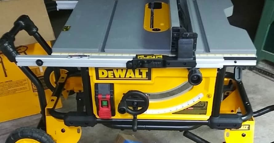 DEWALT DWE7491RS Table Saw