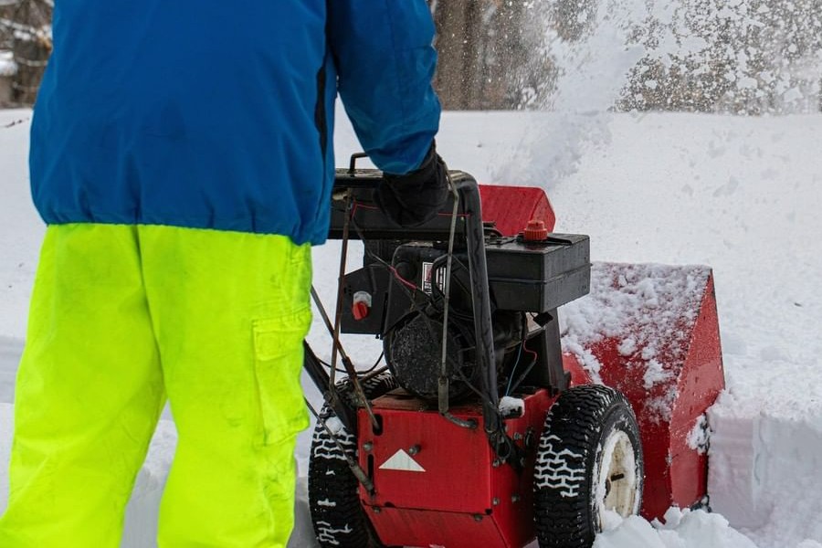 snowblower-and-worker