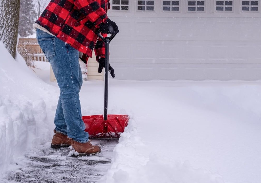 Best Snow Shovels for Seniors