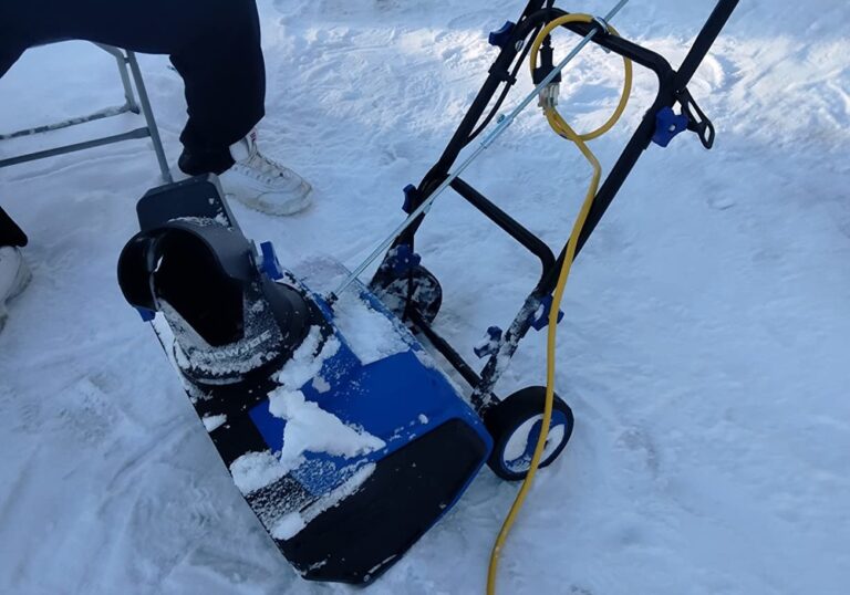 How Does an Electric Snow Shovel Work Tips for Using a Snow Shovel