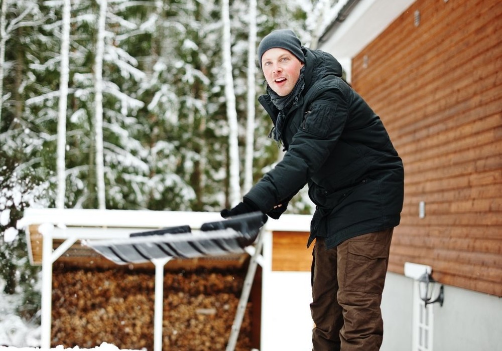 Body position while snow shoveling