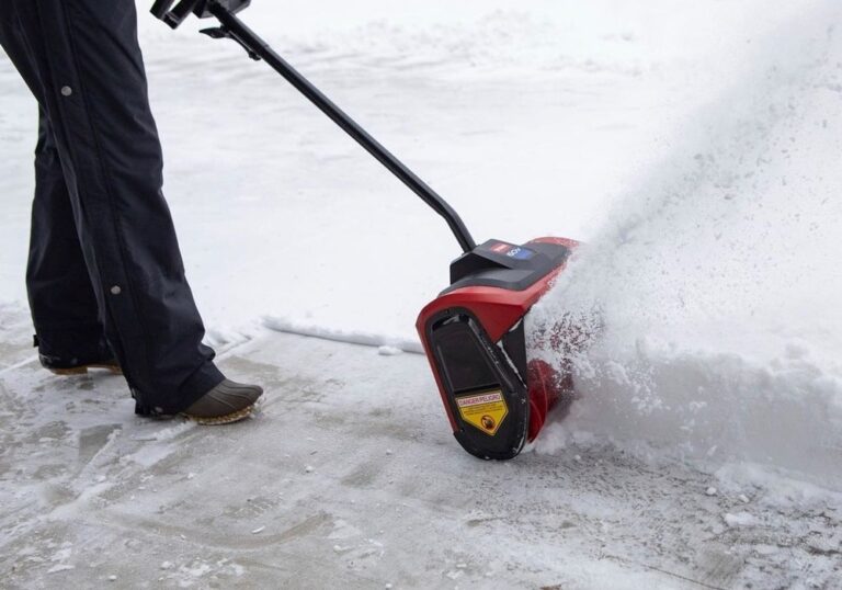 How Does an Electric Snow Shovel Work Tips for Using a Snow Shovel