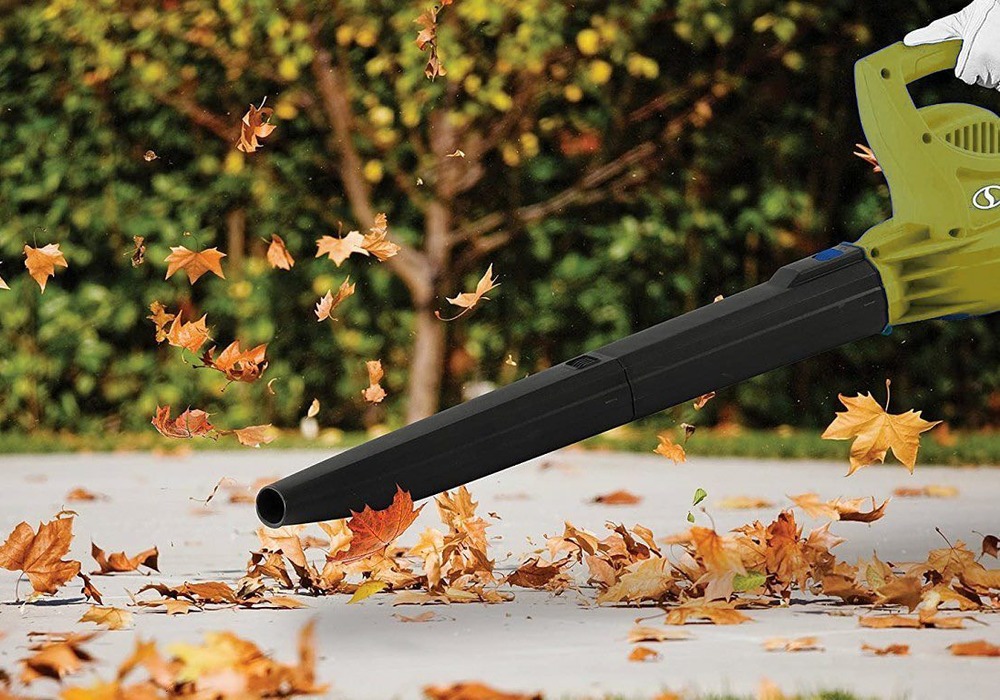 How to Use Leaf Blower: A Few Simple Steps to a Perfect Clean Lawn