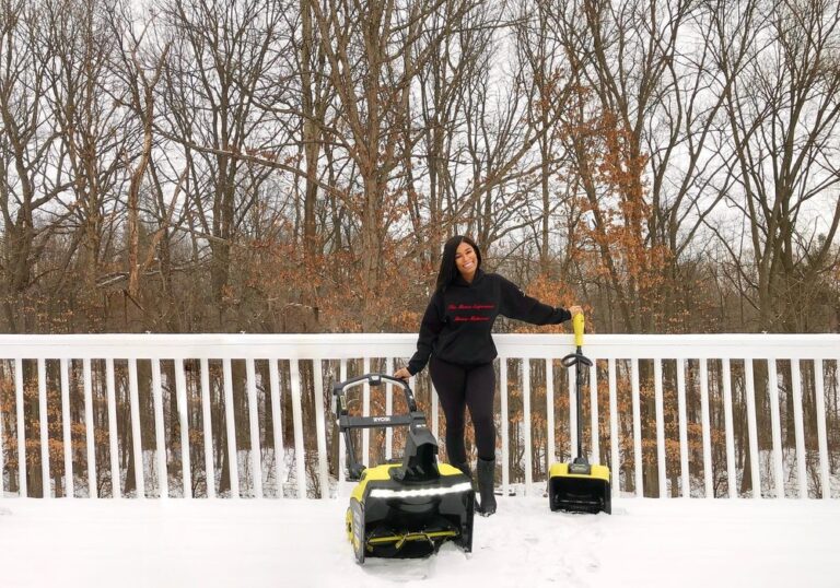 How Does an Electric Snow Shovel Work Tips for Using a Snow Shovel